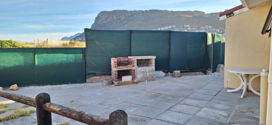 To Let 2 Bedroom Property for Rent in Fish Hoek Western Cape